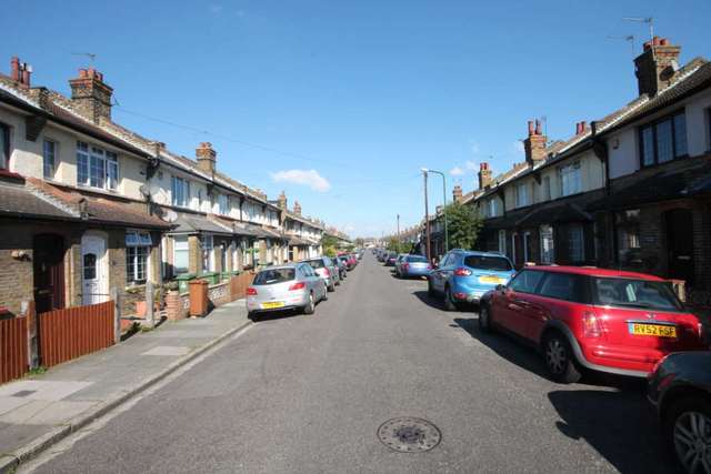  Image of 2 bedroom Detached house to rent in Elm Road Erith DA8 at Elm Road  Erith, DA8 2NW
