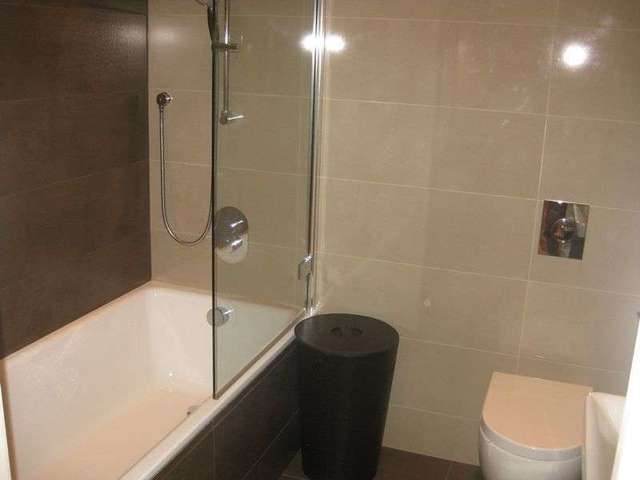  Image of 2 bedroom Flat for sale in Elms Road Harrow Weald Harrow HA3 at Elms Road  Stanmore, HA3 6BB