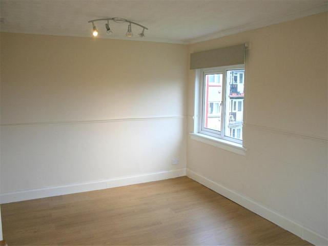  Image of 2 bedroom Flat to rent in Essendean Terrace Edinburgh EH4 at Clermiston Edinburgh Edinburgh, EH4 7HD