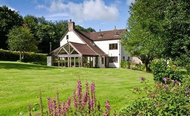  Image of 5 bedroom Detached house for sale in North Brewham North Brewham Bruton BA10 at North Brewham Bruton, BA10 0JS