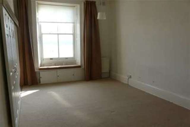  Image of 2 bedroom Flat to rent in Louisa Terrace Exmouth EX8 at Exmouth, EX8 2AQ
