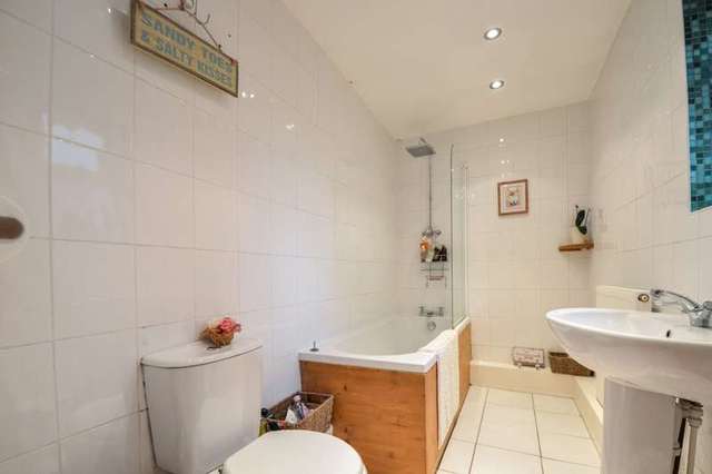  Image of 2 bedroom Terraced house to rent in Exmouth Street Cheltenham GL53 at Leckhampton Cheltenham Leck-hampton, GL53 7NR