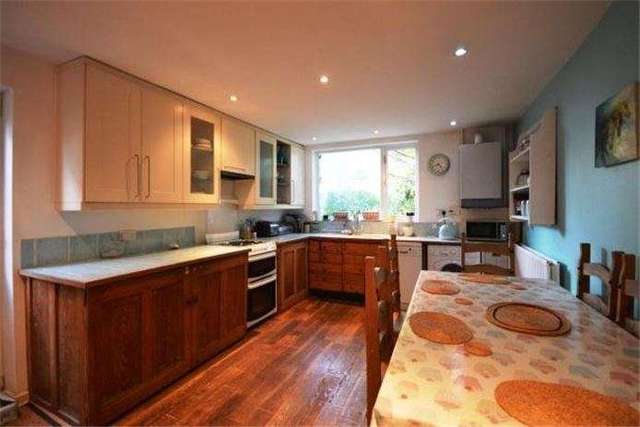  Image of 3 bedroom Detached house to rent in Fen Road Cambridge CB4 at Chesterton  Cambridge, CB4 1BS
