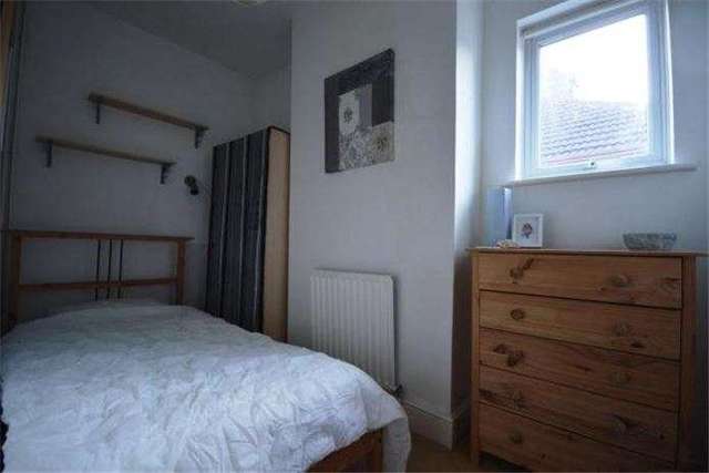  Image of 3 bedroom Detached house to rent in Fen Road Cambridge CB4 at Chesterton  Cambridge, CB4 1BS