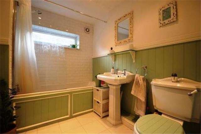  Image of 3 bedroom Detached house to rent in Fen Road Cambridge CB4 at Chesterton  Cambridge, CB4 1BS
