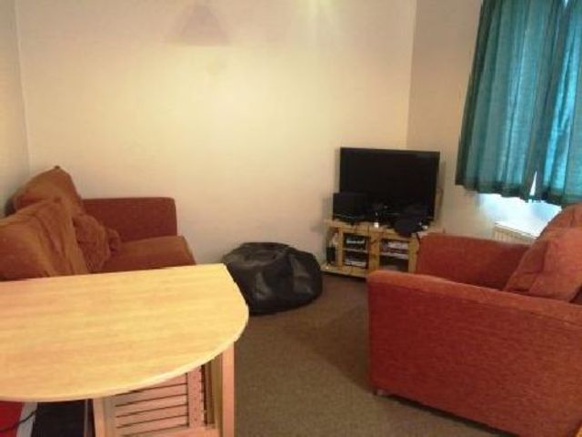  Image of 5 bedroom House Share to rent in Dawlish Road Selly Oak Birmingham B29 at Selly Oak West Midlands Selly Oak, B29 7AA