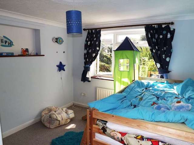  Image of 4 bedroom Bungalow to rent in Foxhills Road Lytchett Matravers Poole BH16 at Foxhills Road  Poole, BH16 6BD