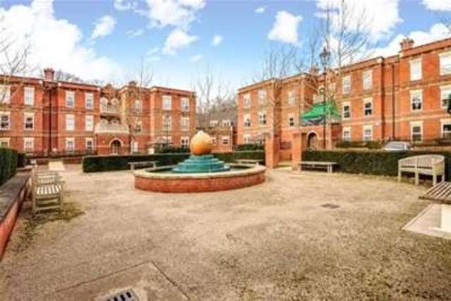  Image of 2 bedroom Flat to rent in Franklin Court Wormley Godalming GU8 at Godalming, GU8 5US