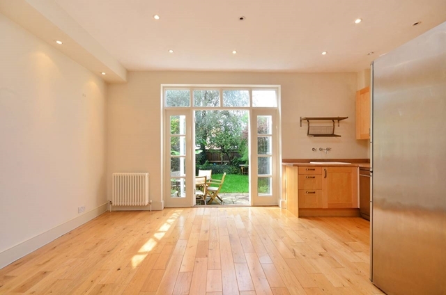  Image of 3 bedroom Terraced house to rent in Tolverne Road London SW20 at Tolverne Road  Raynes Park, SW20 8RA