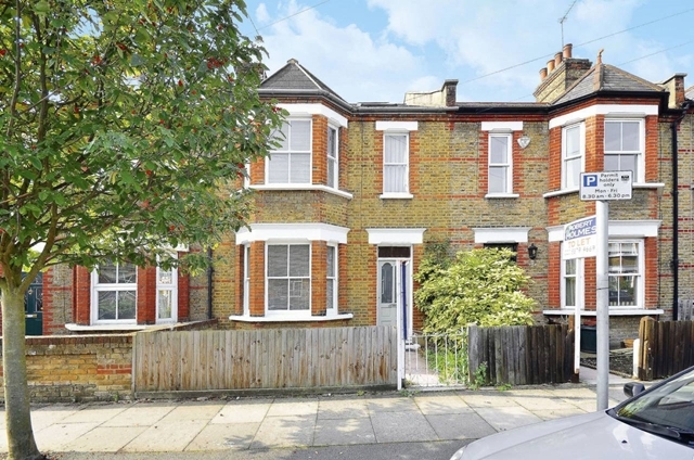  Image of 3 bedroom Terraced house to rent in Tolverne Road London SW20 at Tolverne Road  Raynes Park, SW20 8RA