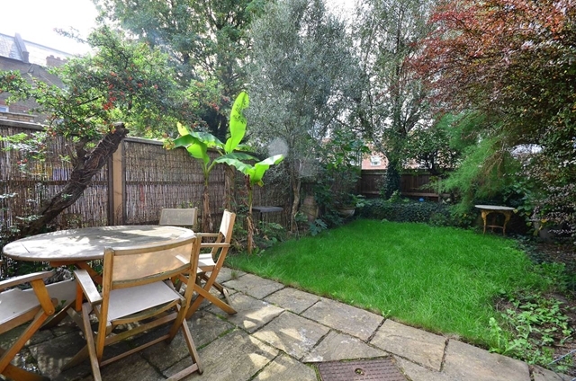  Image of 3 bedroom Terraced house to rent in Tolverne Road London SW20 at Tolverne Road  Raynes Park, SW20 8RA