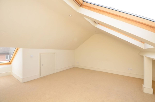  Image of 3 bedroom Terraced house to rent in Tolverne Road London SW20 at Tolverne Road  Raynes Park, SW20 8RA