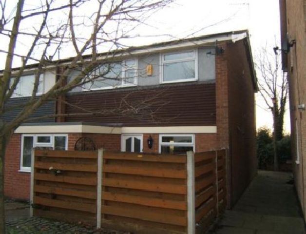  Image of 4 bedroom House Share to rent in Lenton Road The Park Nottingham NG7 at The Park Nottinghamshire The Park, NG7 1EW