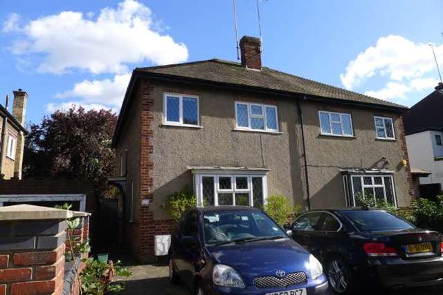  Image of 3 bedroom Detached house to rent in Friern Barnet Lane London N11 at Friern Barnet Lane Friern Barnet London, N11 3LP