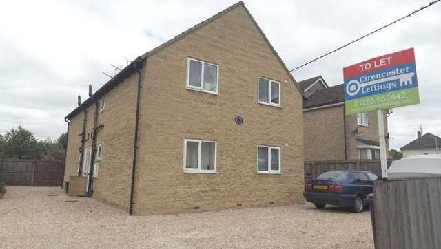  Image of 1 bedroom Apartment to rent in Bowling Green Road Cirencester GL7 at Bowling Green Road  Cirencester, GL7 2HD