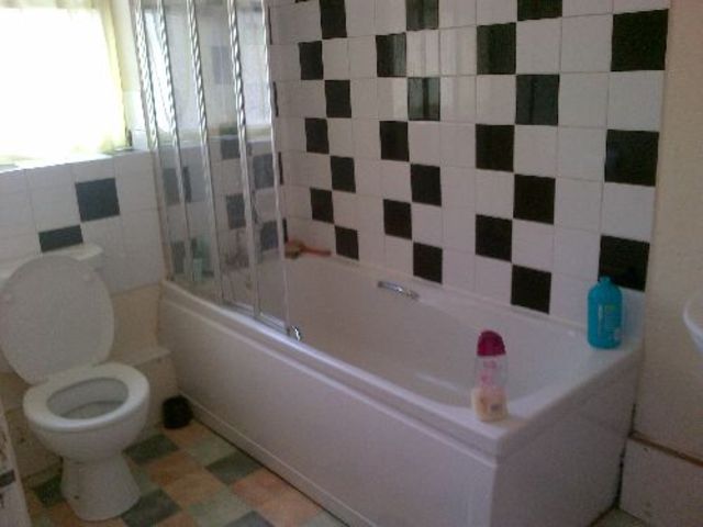  Image of 8 bedroom House Share to rent in Gedling Grove Nottingham NG7 at Arboretum Nottinghamshire Arboretum, NG7 4DU
