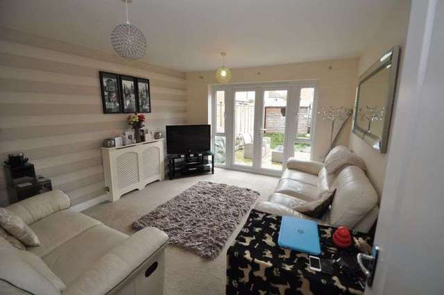  Image of 3 bedroom Terraced house to rent in Gloster Close Farnborough GU14 at Gloster Close  Farnborough, GU14 7SX