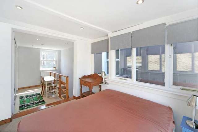  Image of 1 bedroom Ground Flat to rent in Godolphin Road London W12 at Godolphin Road  London, W12 8JE