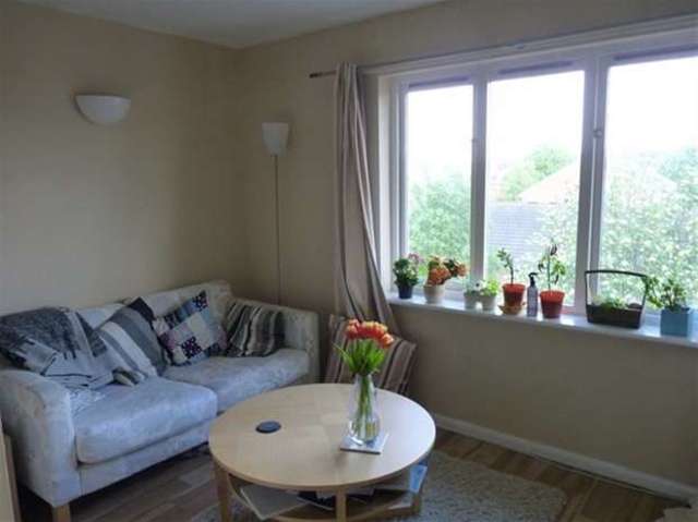  Image of 1 bedroom Flat to rent in Goodwin Close London SE16 at Bermondsey, SE16 3TL