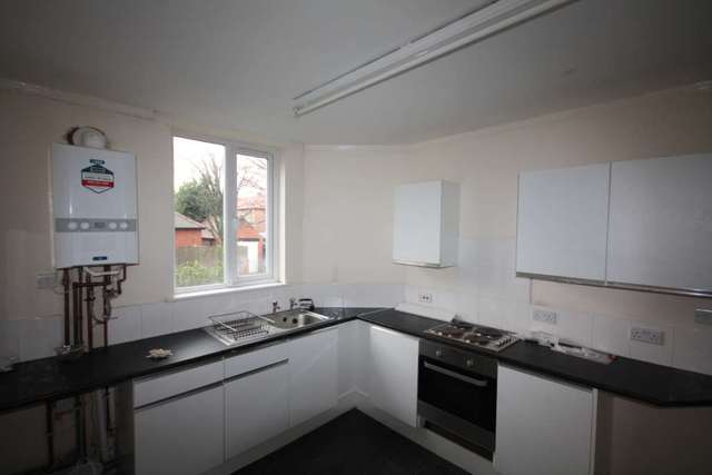  Image of 1 bedroom Apartment to rent in Gorton Road Reddish Stockport SK5 at Gorton Road Reddish Stockport, SK5 6NX