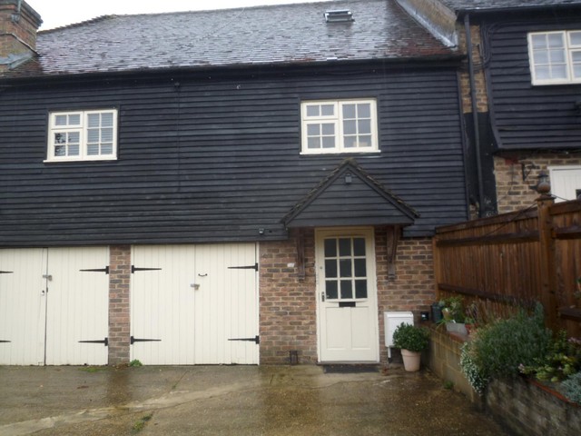  Image of 1 bedroom Apartment to rent in Ardingly Road Lindfield Haywards Heath RH16 at Ardingly Road Lindfield Haywards Heath, RH16 2QY