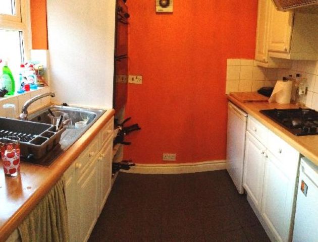  Image of 6 bedroom House Share to rent in Gregory Avenue Lenton Nottingham NG7 at Lenton Nottinghamshire Lenton, NG7 2EQ