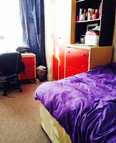 Image of 6 bedroom House Share to rent in Gregory Avenue Lenton Nottingham NG7 at Lenton Nottinghamshire Lenton, NG7 2EQ