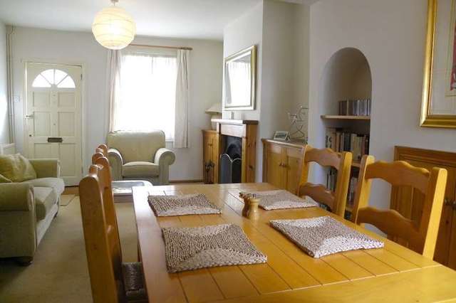  Image of 2 bedroom Terraced house to rent in Greys Hill Henley-on-Thames RG9 at Henley-on-Thames, RG9 1SL