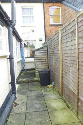  Image of 2 bedroom Terraced house to rent in Greys Hill Henley-on-Thames RG9 at Henley-on-Thames, RG9 1SL