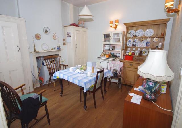  Image of 4 bedroom Detached house for sale in Grove Avenue London N3 at London, N3 1QS
