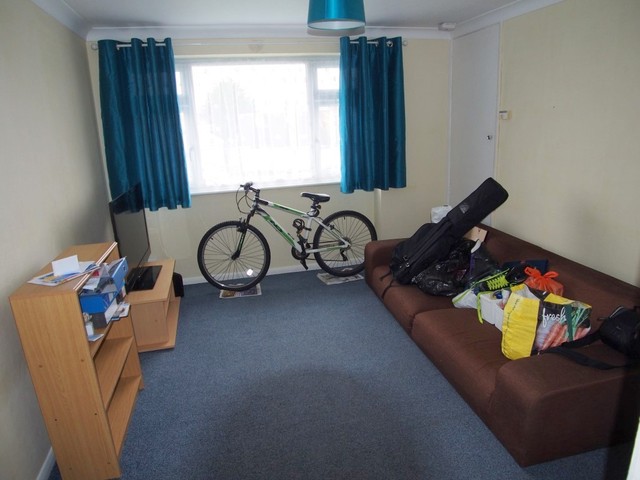  Image of 1 bedroom Flat to rent in Hamilton Mews Cokeham Road Sompting Lancing BN15 at Lancing, BN15 0AL