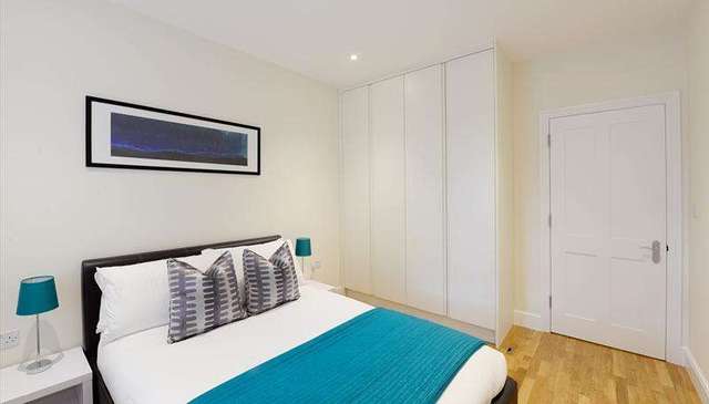  Image of 2 bedroom Flat to rent in Hamlet Gardens London W6 at Hammersmith W6 0SU Hammersmith, W6 0SU