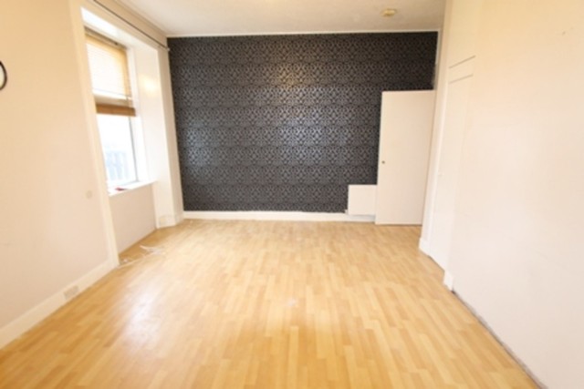  Image of 2 bedroom Flat to rent in Harland Cottages Glasgow G14 at Scotstoun Glasgow Glasgow, G14 0AS