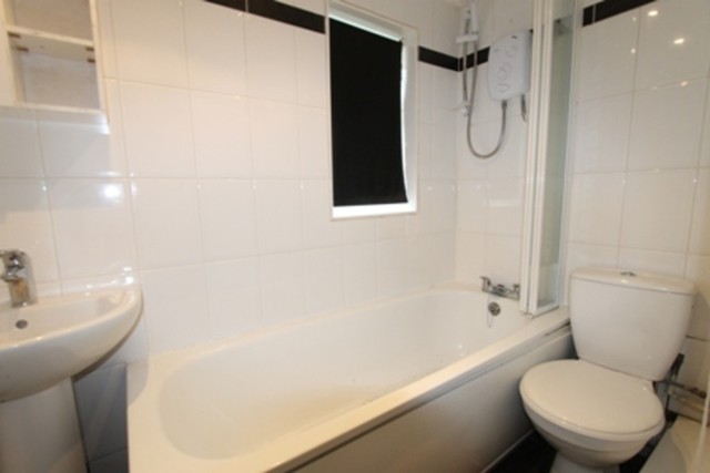  Image of 2 bedroom Flat to rent in Harland Cottages Glasgow G14 at Scotstoun Glasgow Glasgow, G14 0AS