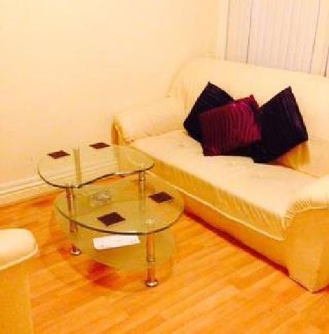  Image of 5 bedroom House Share to rent in Harlaxton Drive Nottingham NG7 at Lenton Nottinghamshire Lenton, NG7 1JE