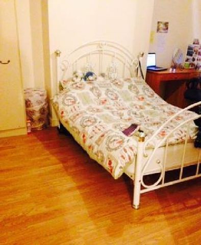  Image of 5 bedroom House Share to rent in Harlaxton Drive Nottingham NG7 at Lenton Nottinghamshire Lenton, NG7 1JE