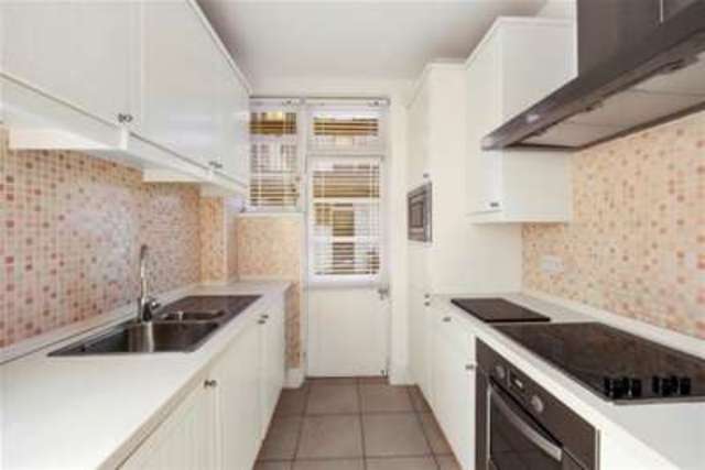  Image of 1 bedroom Flat to rent in Hatherley Grove London W2 at London, W2 5RE