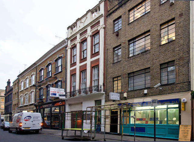  Image of 1 bedroom Apartment to rent in Hatton Wall London EC1N at Hatton Wall  London, EC1N 8JJ
