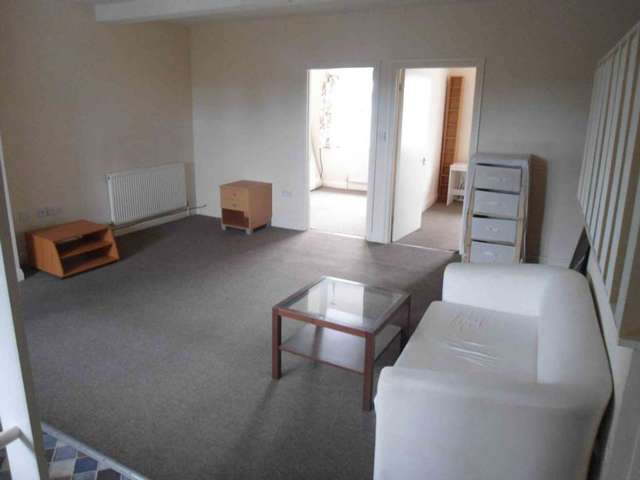  Image of 2 bedroom Flat to rent in Hawthorn Road Kingstanding Birmingham B44 at Hawthorne Road Kingstanding Birmingham, B44 8PX