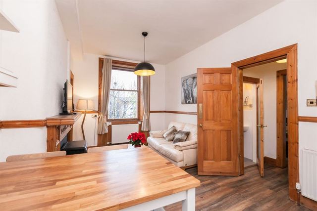  Image of 1 bedroom Flat to rent in Hawthornvale Edinburgh EH6 at Newhaven Edinburgh Edinburgh, EH6 4JN