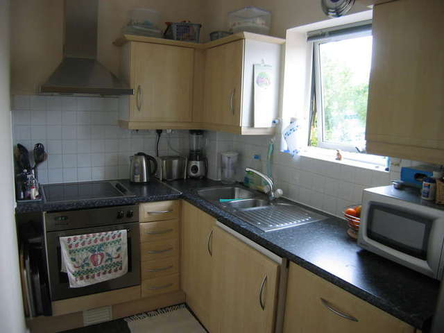  Image of 3 bedroom Flat to rent in Hayfield Passage London E1 at Stepney Green London Stepney Green, E1 3LQ