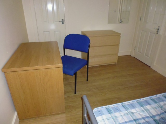  Image of 6 bedroom Terraced house to rent in Headingley Mount Headingley Leeds LS6 at Headingley Mount  HEADINGLEY, LS6 3EL