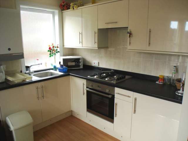  Image of 1 bedroom Flat to rent in Heene Road Worthing BN11 at Heene Road  Worthing, BN11 4PA