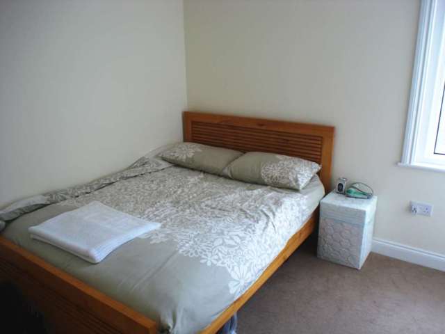  Image of 1 bedroom Flat to rent in Heene Road Worthing BN11 at Heene Road  Worthing, BN11 4PA