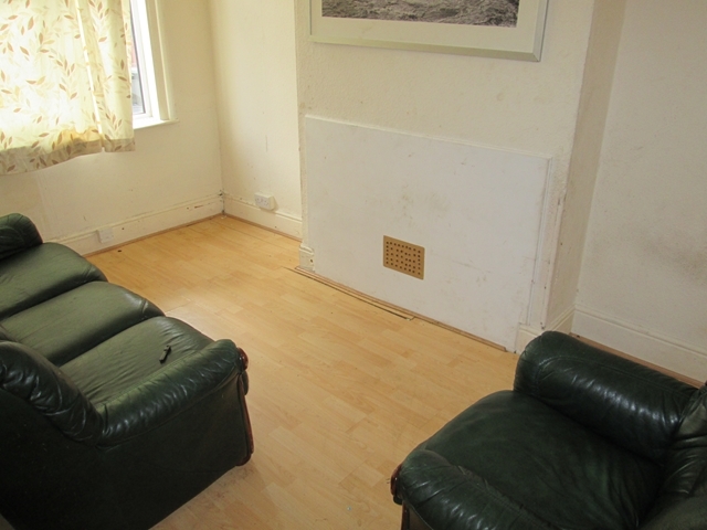  Image of 2 bedroom Terraced house to rent in Hellier Street Dudley DY2 at Hellier Street Dudley Birmingham, DY2 8RE