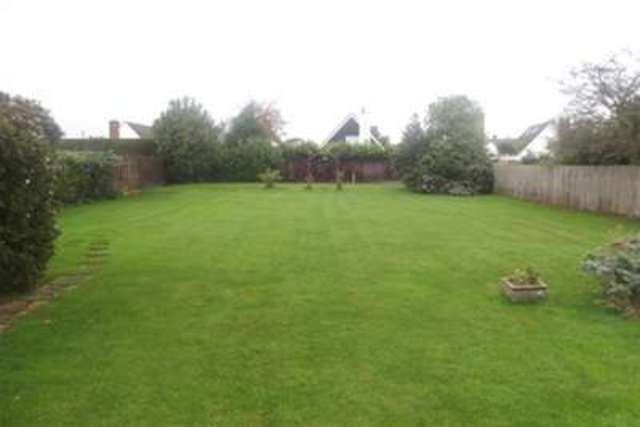  Image of 2 bedroom Maisonette to rent in High Road East Old Felixstowe Felixstowe IP11 at Felixstowe, IP11 9JS
