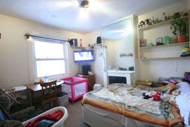  Image of 2 bedroom Detached house for sale in High Street Langley Slough SL3 at Langley  Slough, SL3 8HA