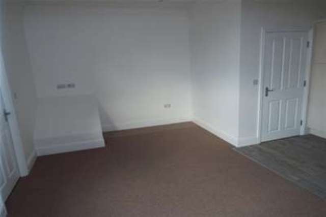 Image of 2 bedroom Flat to rent in High Street Mold CH7 at Mold, CH7 1BH