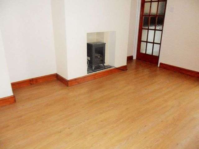  Image of 2 bedroom Flat to rent in Holly Avenue Wallsend NE28 at Holly Avenue  Wallsend, NE28 6PL