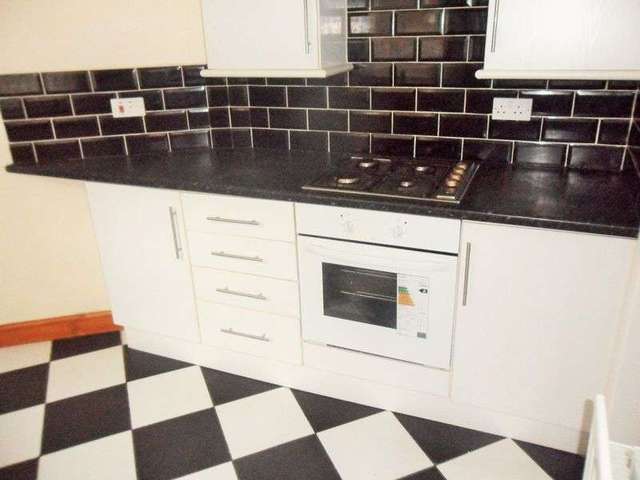 Image of 2 bedroom Flat to rent in Holly Avenue Wallsend NE28 at Holly Avenue  Wallsend, NE28 6PL